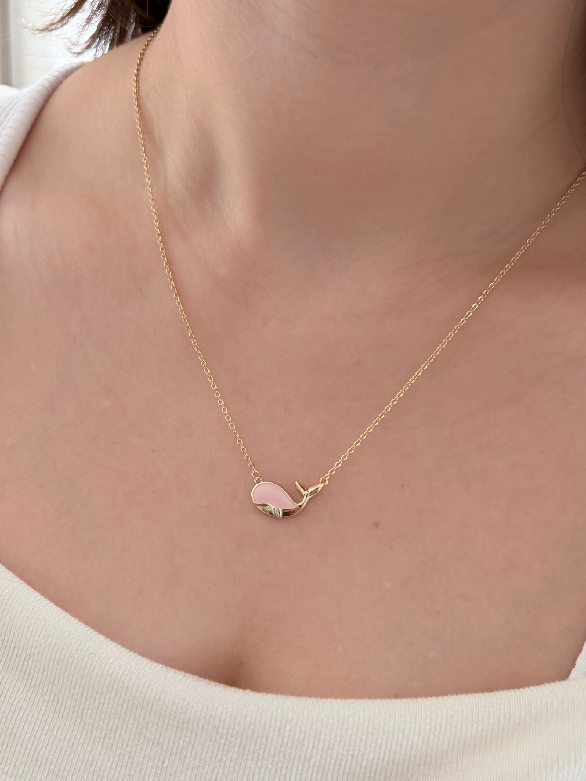 olesya-pink-set-664e33.jpg Parlayan Sevimli Balina Mineli Gold Kolye - Görsel 1